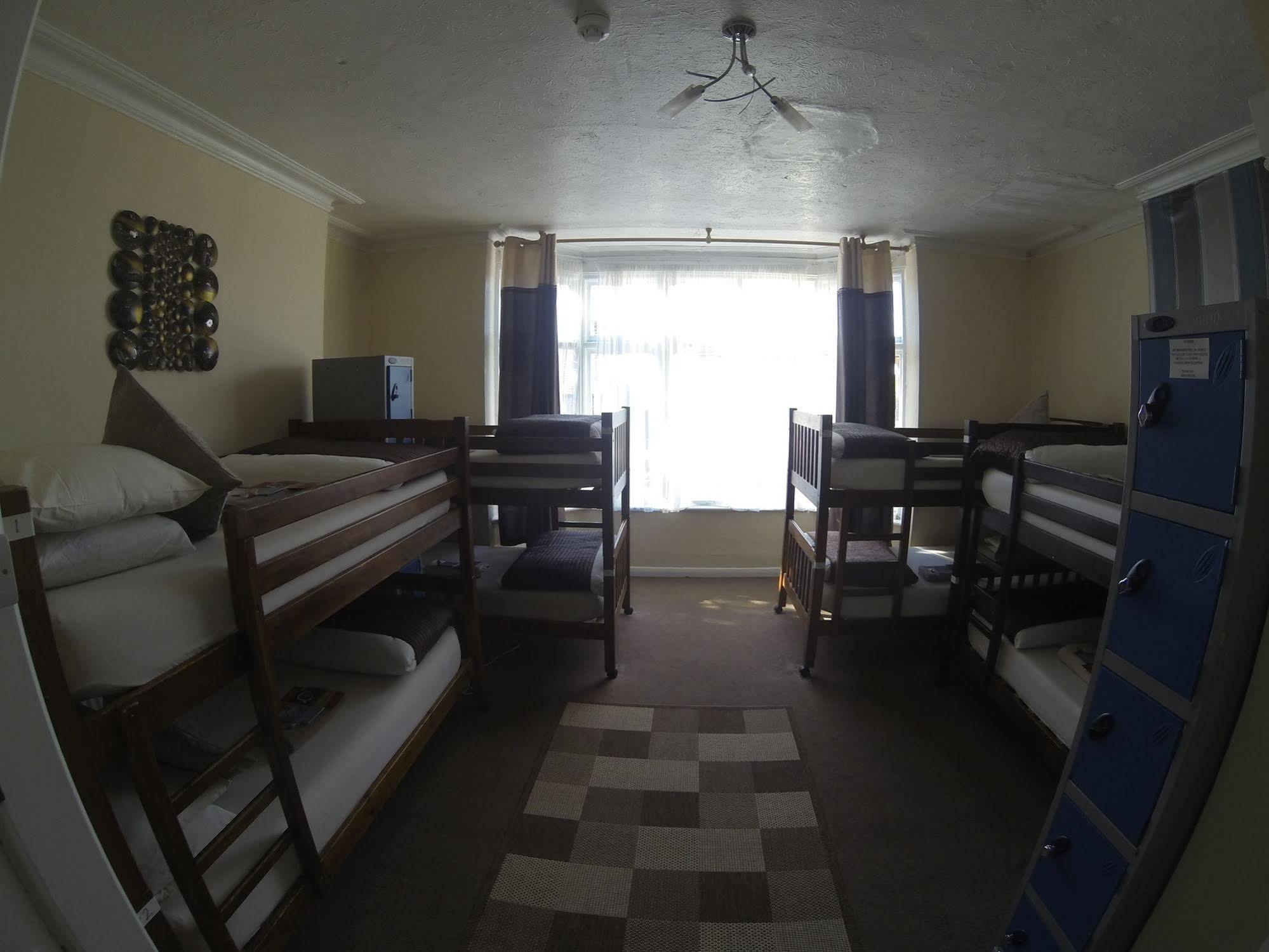 Kipps Backpackers Кентърбъри Екстериор снимка
